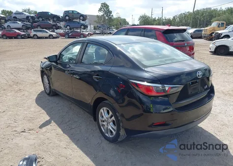 2018 Toyota Yaris Ia z USA, uszkodzony, nr VIN 3MYDLBYV0JY313028